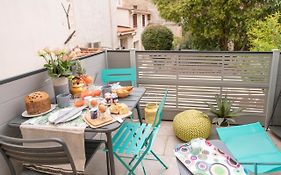 Suite Oisivete Avec Terrasse Vue Sur Patio Et Clim